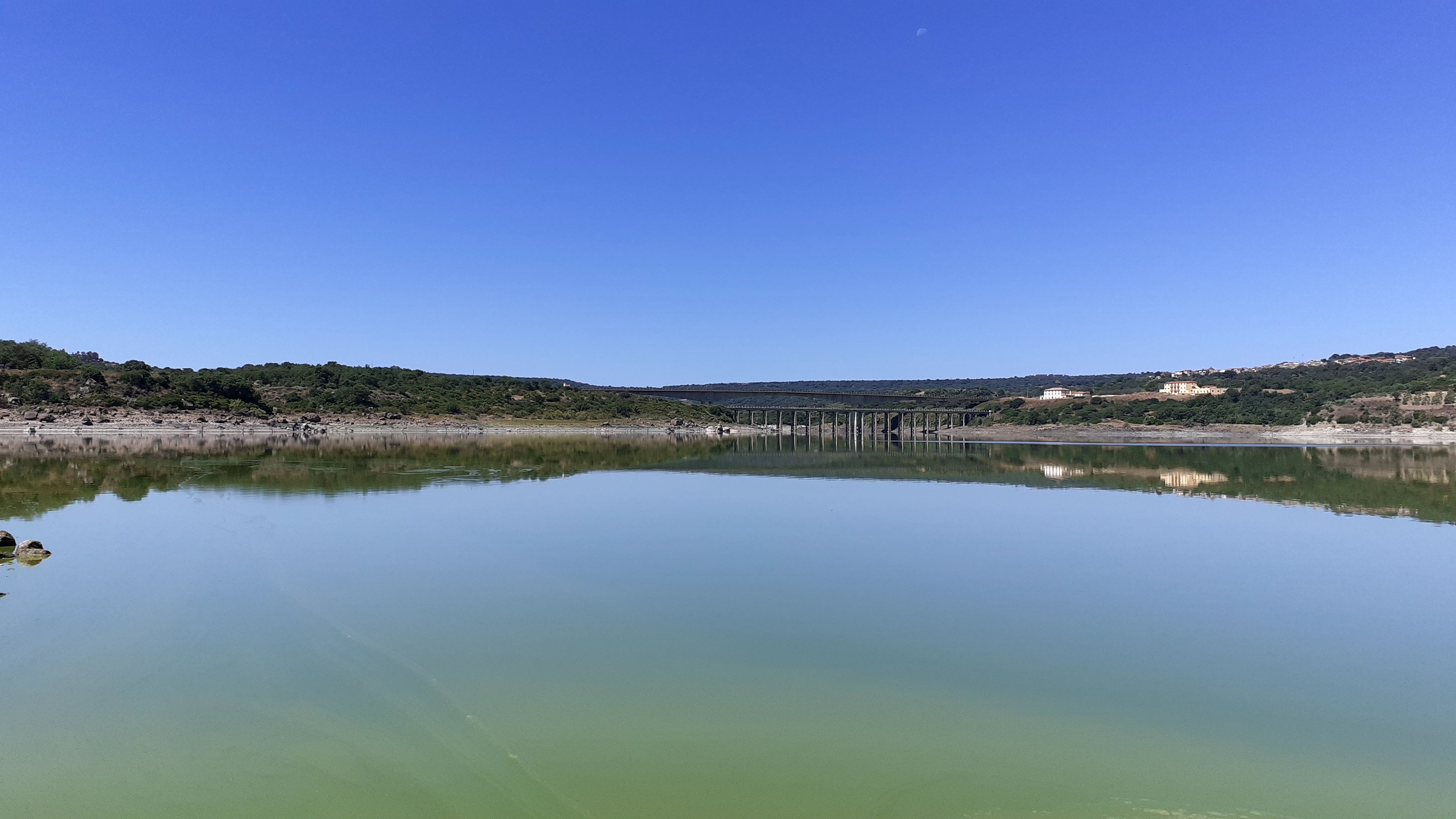 Vista sul lago Omodeo a Sorradile